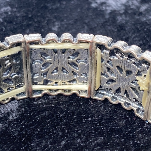 Silver Tone Metal Openwork Bracelet Stretch - Picture 5 of 8